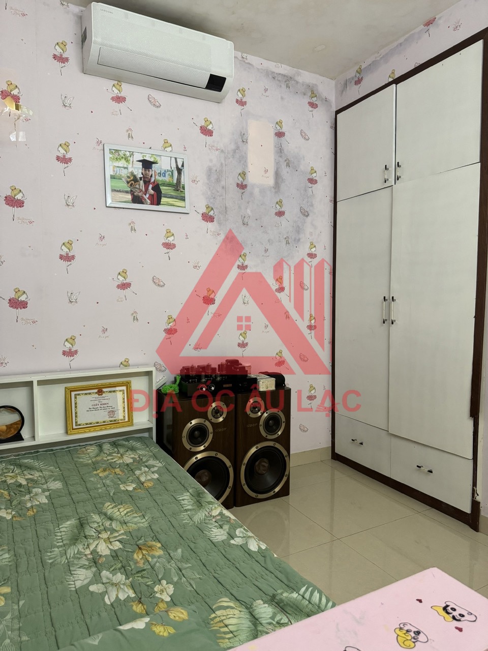 Ảnh phụ