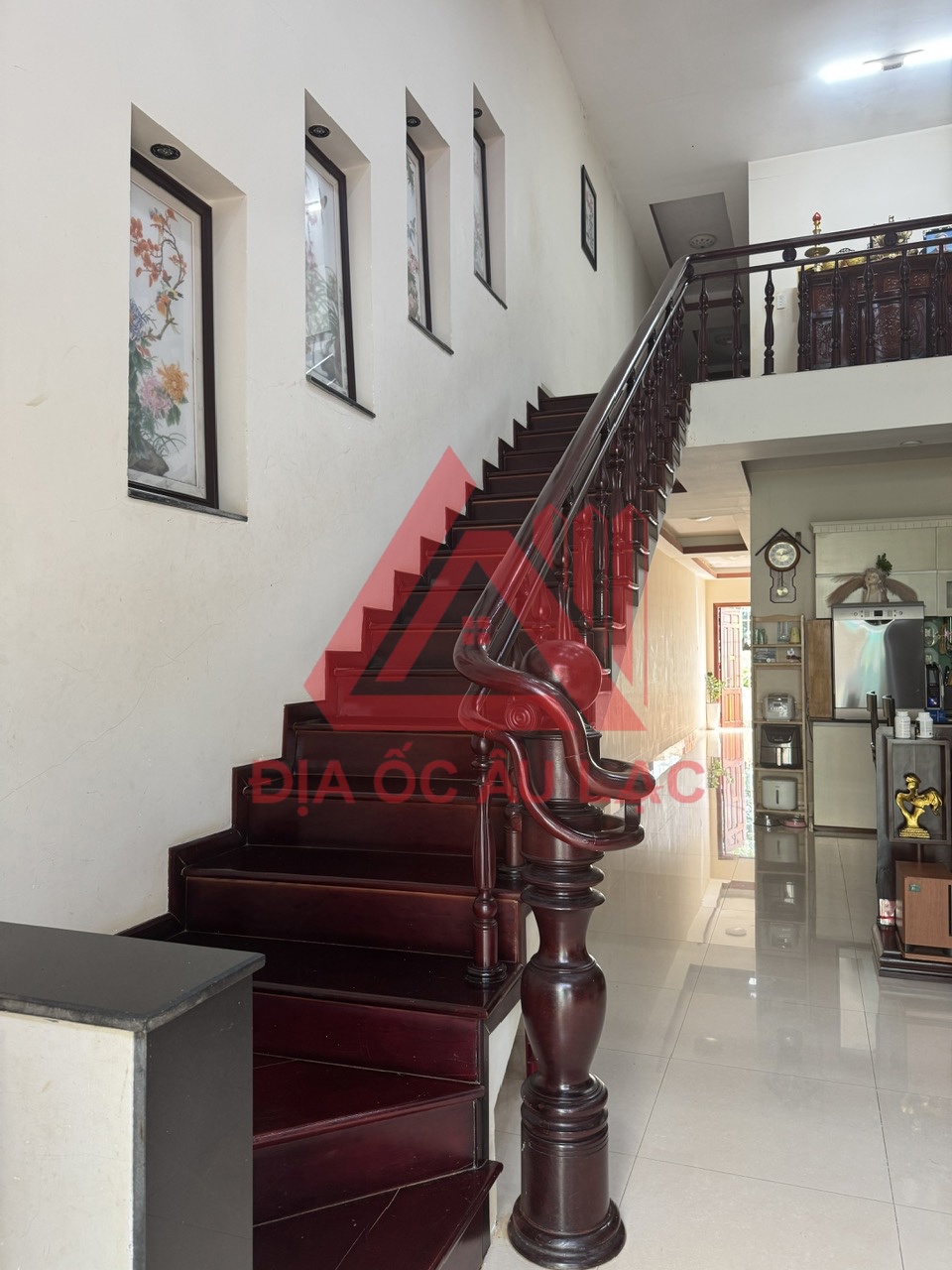 Ảnh phụ